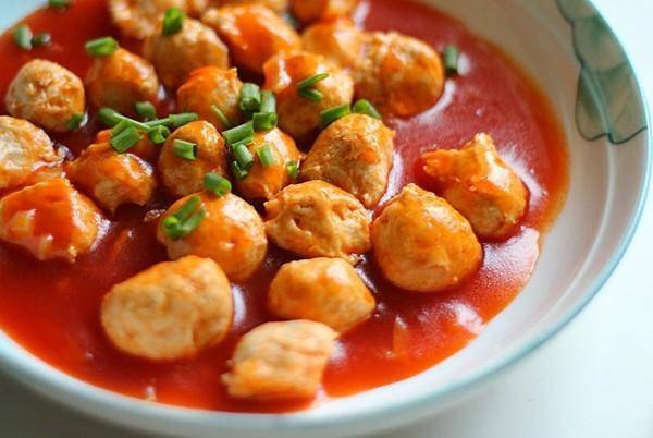 
美食推荐：口蘑炒肉片 茄汁儿童肉丸 茄子焖面 酸辣肘片做法‘星空体育APP网站’(图4)