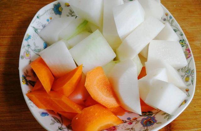 星空体育APP-
好吃的牛肉只要加这两种提味料炖煮牛肉酱香浓郁牛肉味十足不油腻(图20)