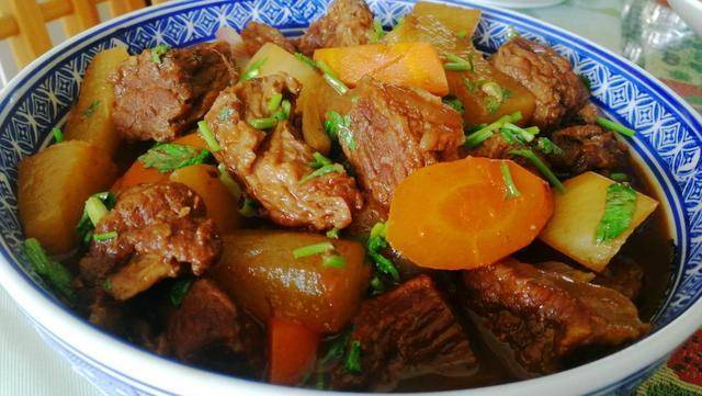 星空体育APP-
好吃的牛肉只要加这两种提味料炖煮牛肉酱香浓郁牛肉味十足不油腻(图32)